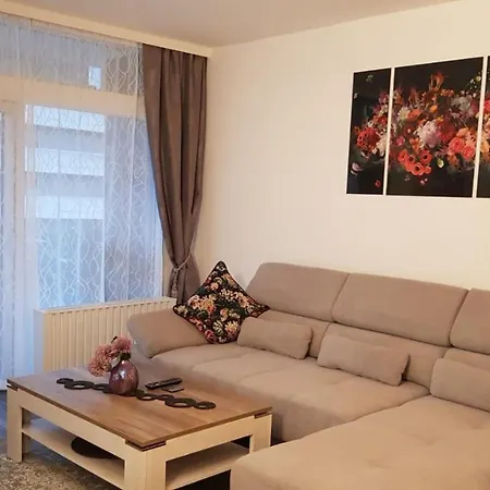 Apartment Univers 2