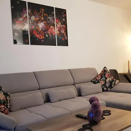 Apartment Univers 2 *